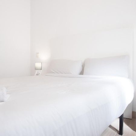 Apartamento 10 min de Aeropuerto y 3 min de IFEMA Madrid Exterior foto