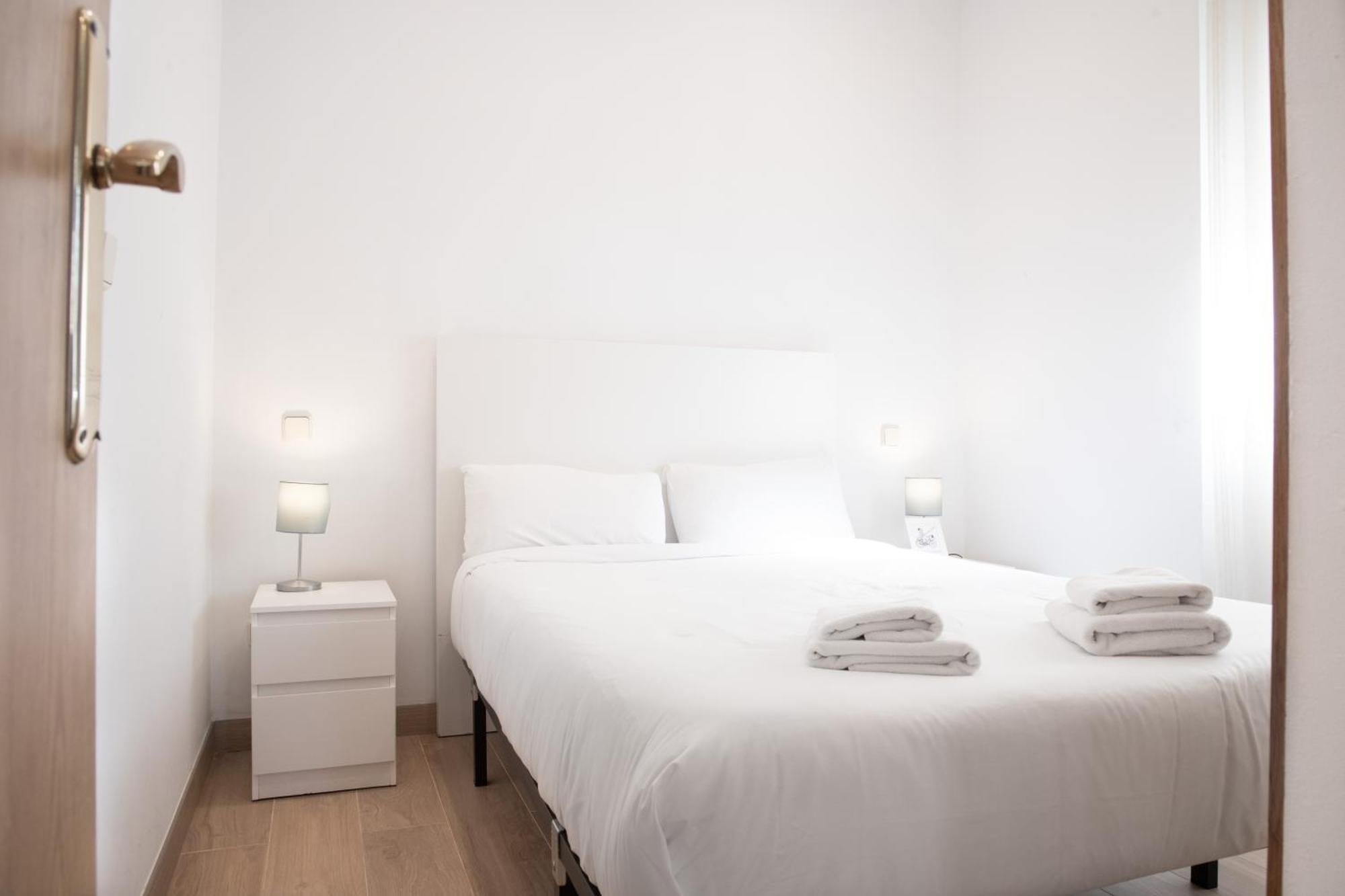 Apartamento 10 min de Aeropuerto y 3 min de IFEMA Madrid Exterior foto