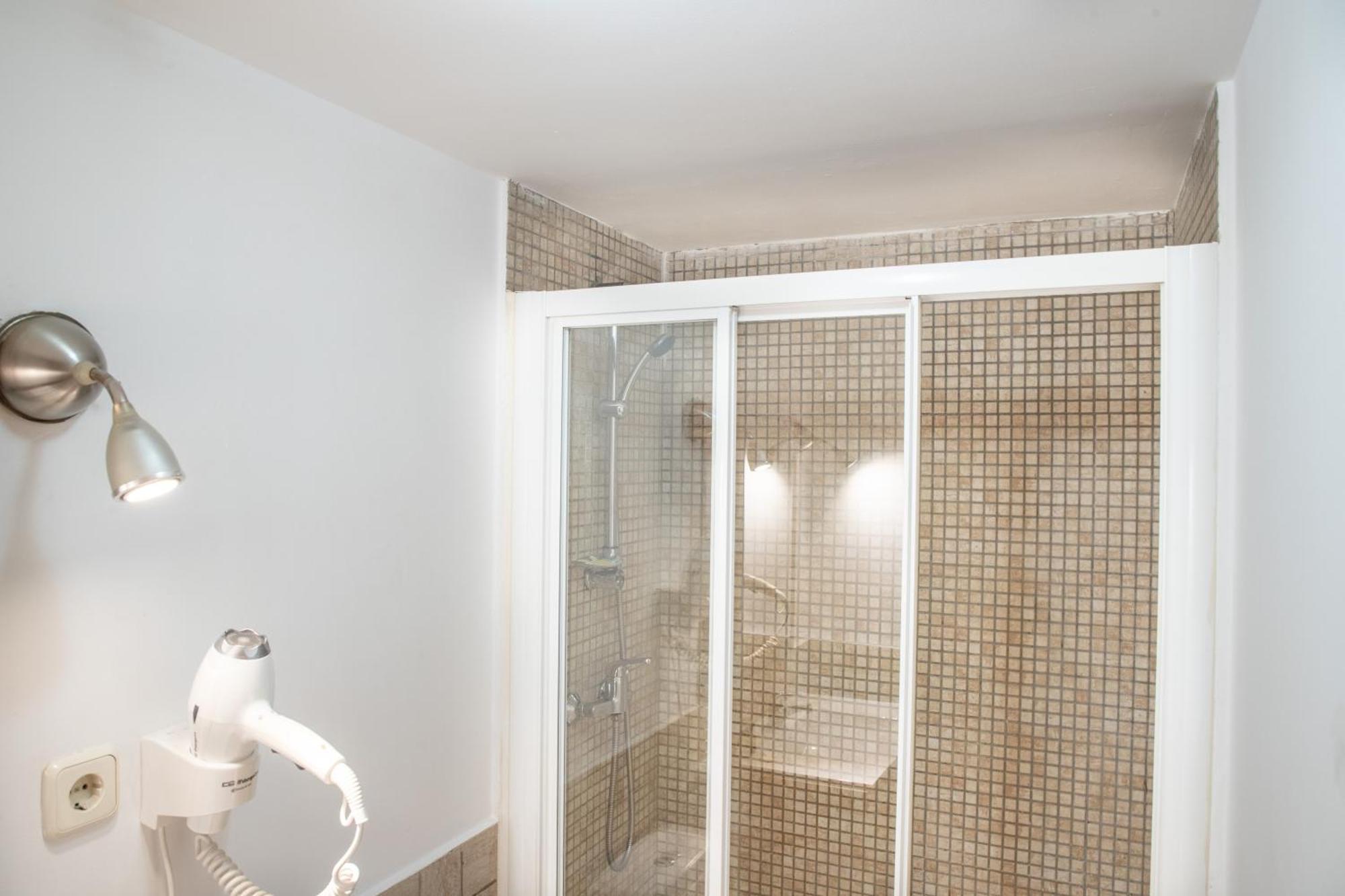 Apartamento 10 min de Aeropuerto y 3 min de IFEMA Madrid Exterior foto